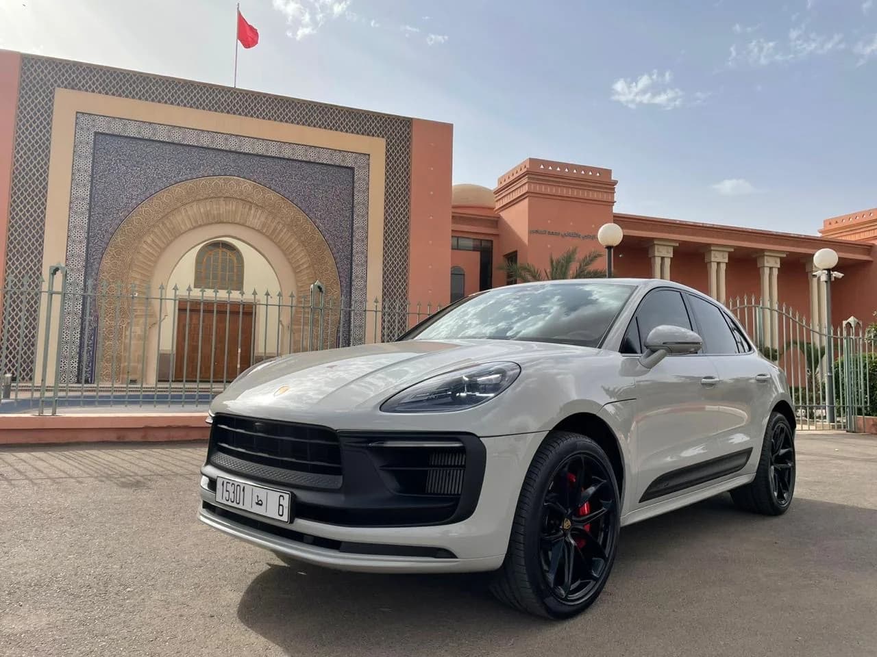 Porsche, Range Rover sport, Lamborghini or equivalent